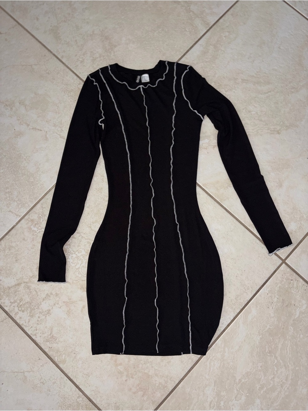 Divided Black Long-Sleeve Bodycon Dress with White Contrast Seams